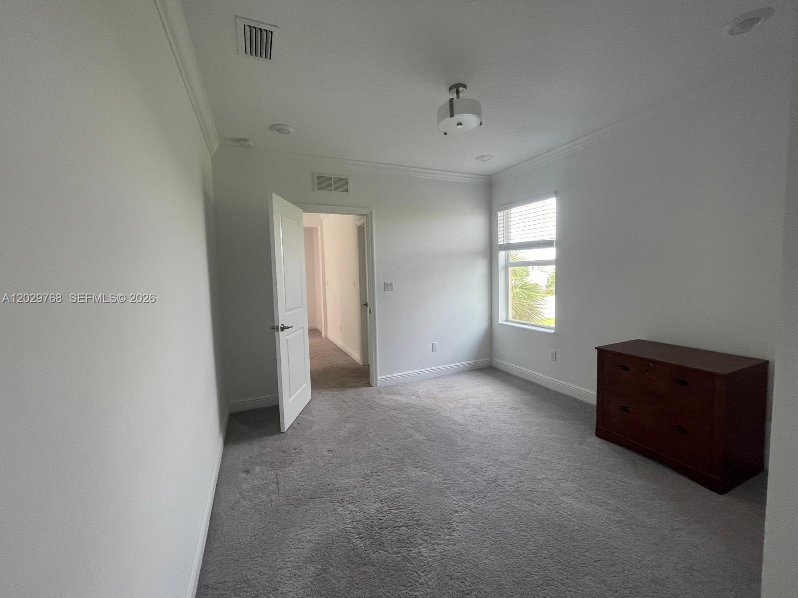 CRYSTAL LAKE 1ST SEC - Residential Lease