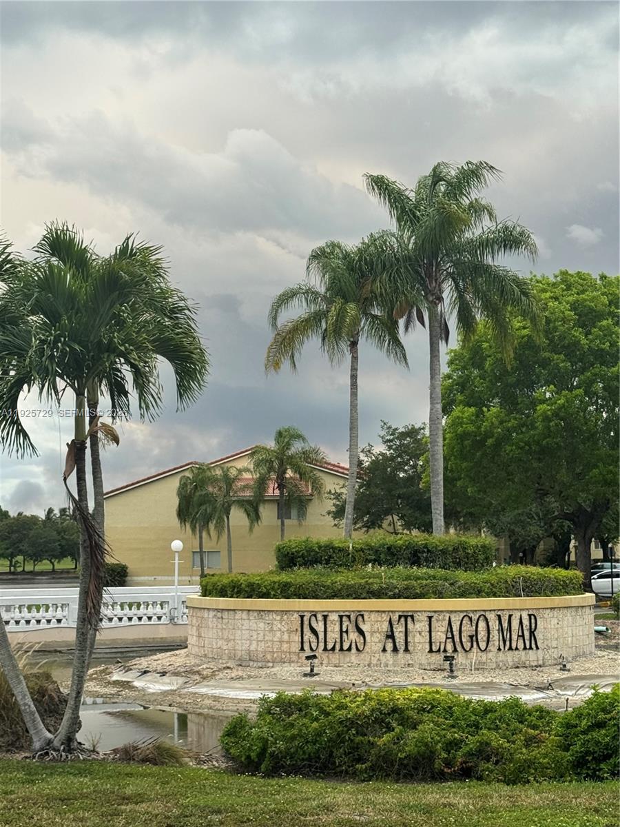 ISLES AT LAGO MAR CONDO - Residential