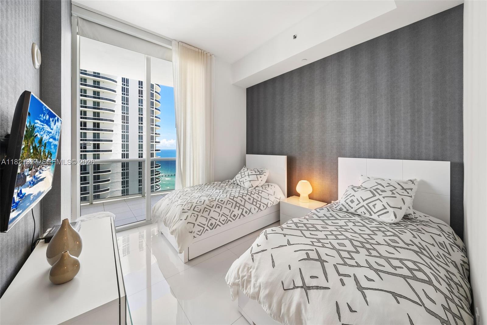 TDR TOWER II CONDO - Residential