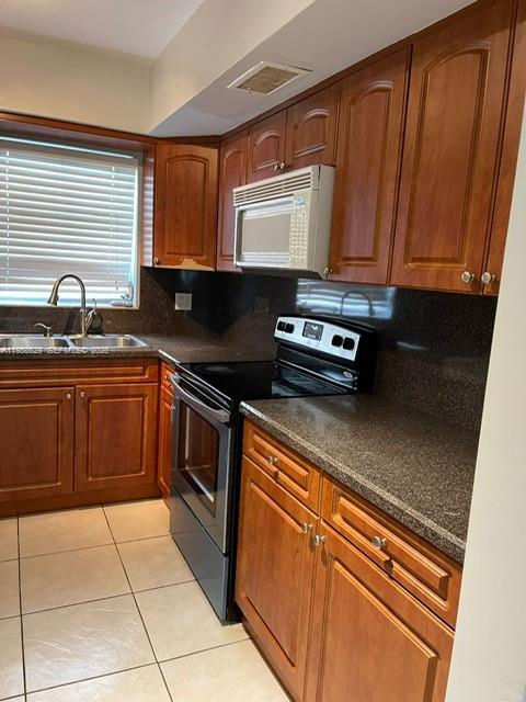 VILLAGE AT DADELAND CONDO - Residential
