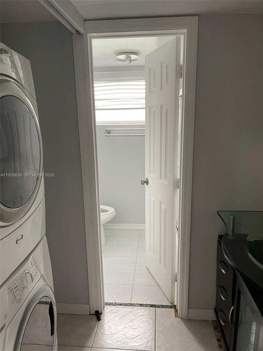 VILLAGE AT DADELAND CONDO - Residential