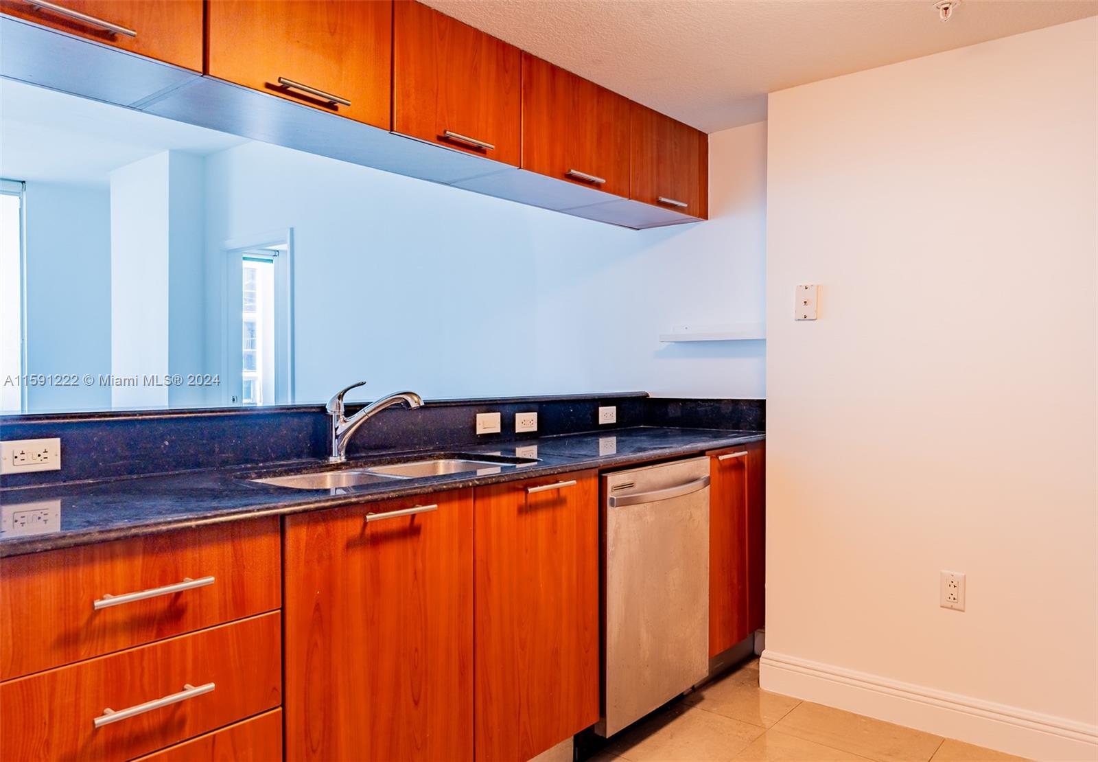 1800 CLUB CONDO - Residential