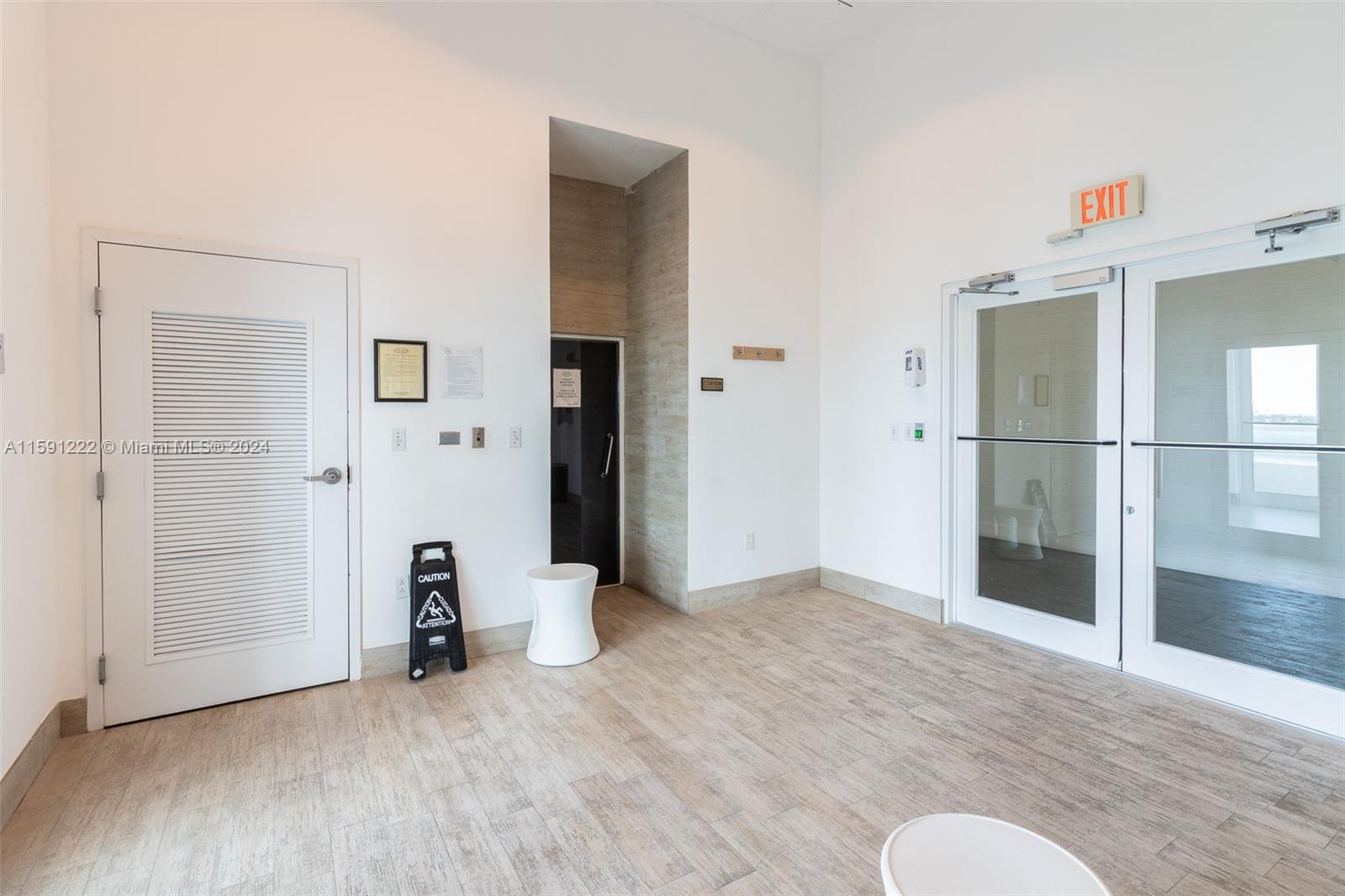 1800 CLUB CONDO - Residential