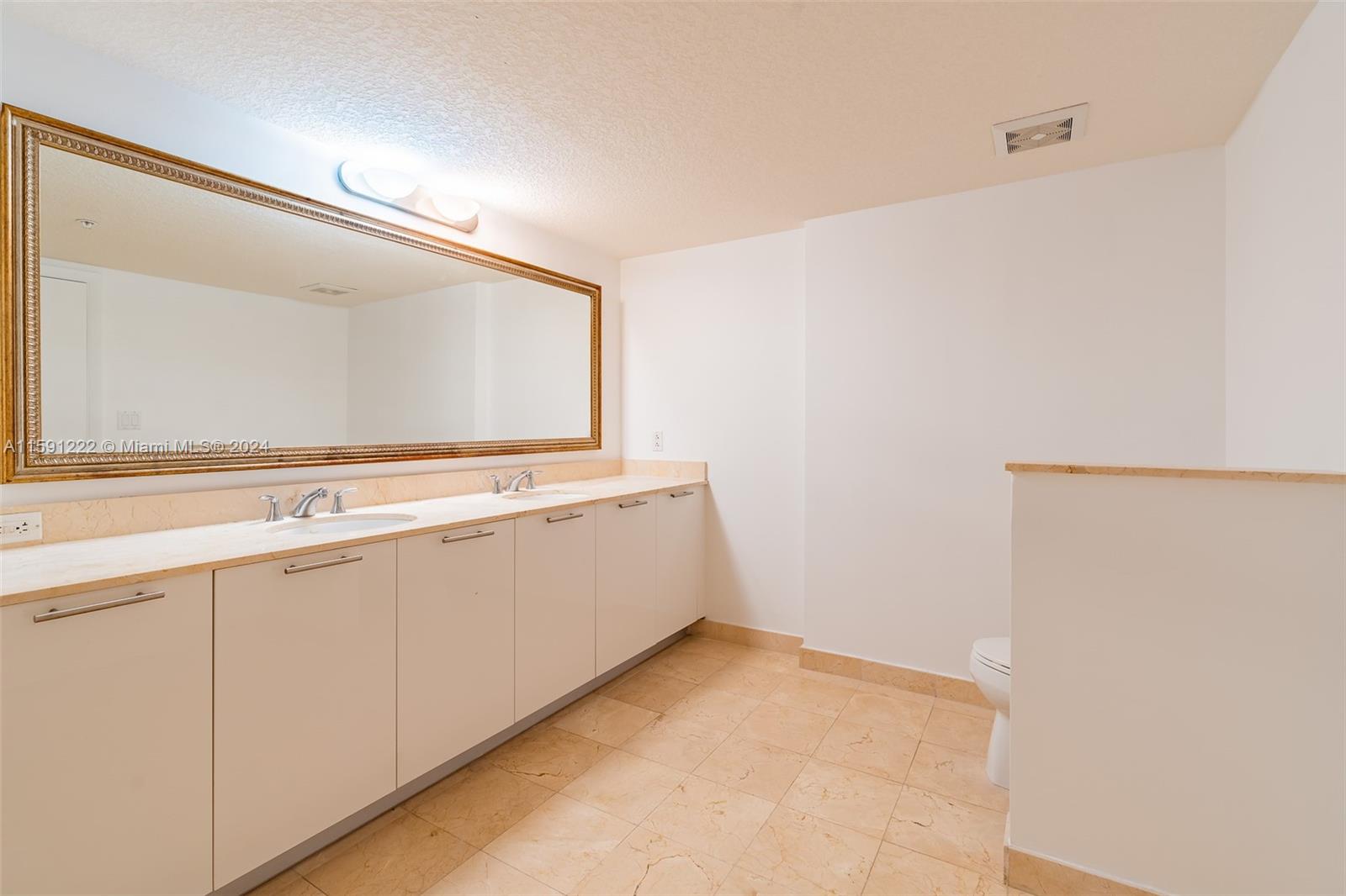1800 CLUB CONDO - Residential