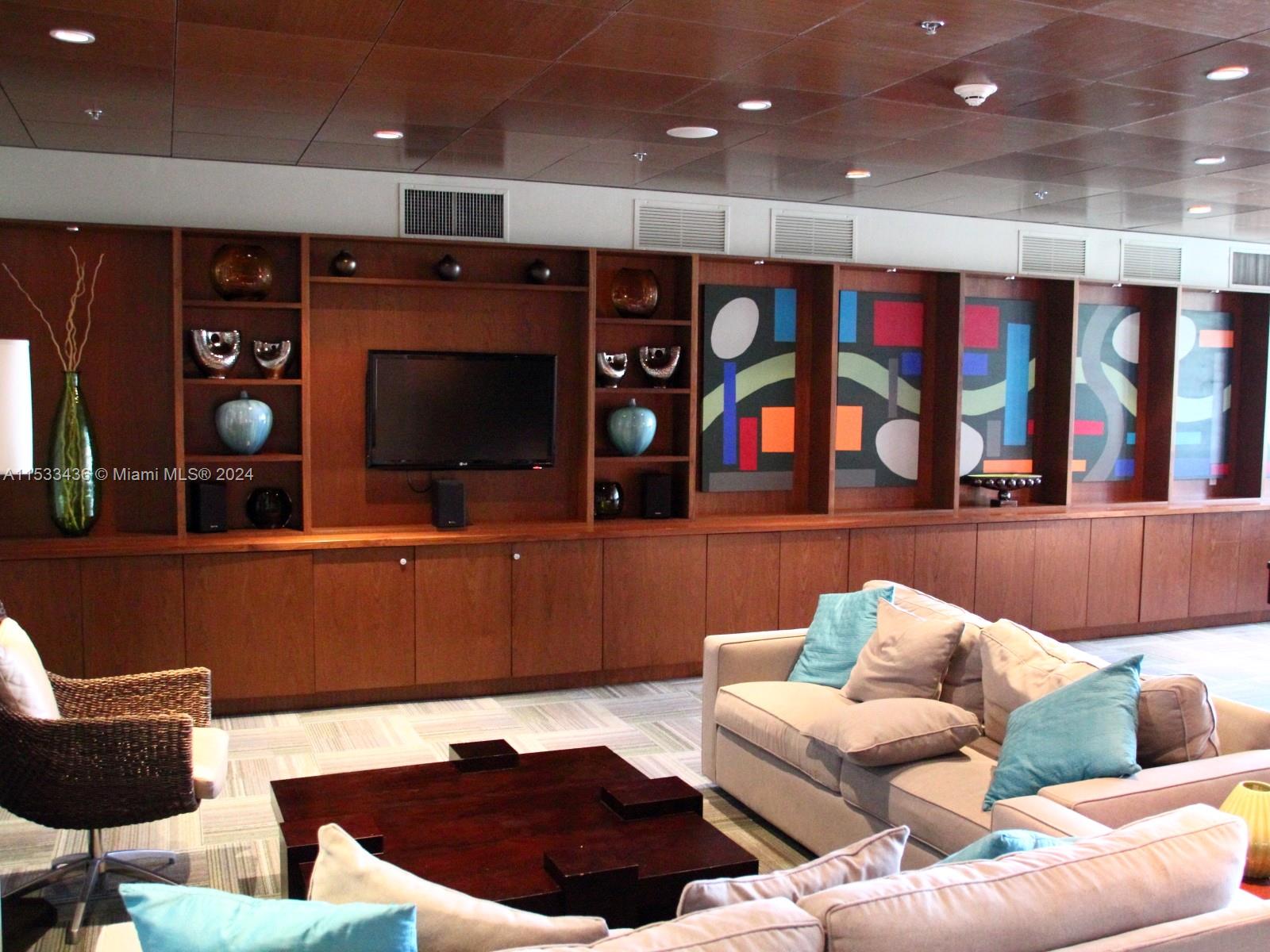 TAO SAWGRASS CONDOMINIUM - Residential Lease