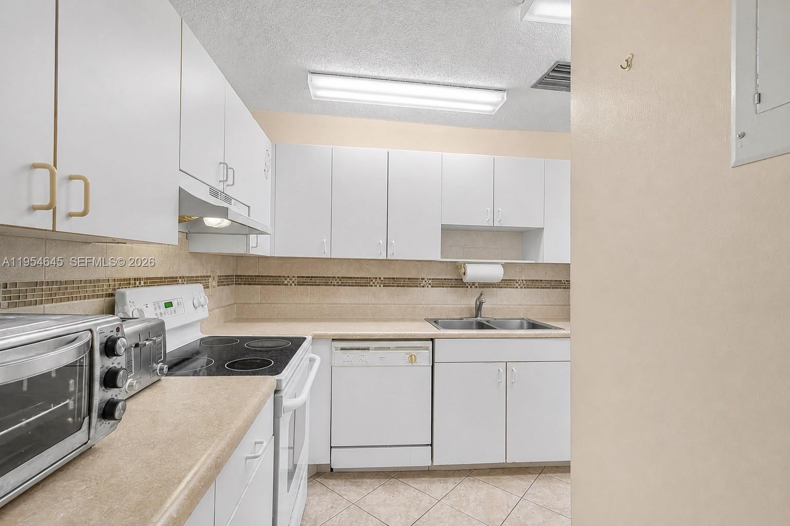 PINES OF DELRAY NORTH CON - Residential