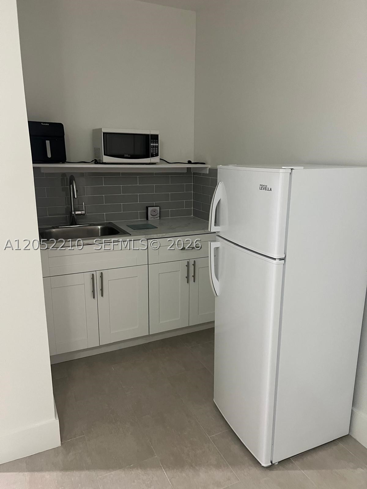 KENDALL TRAILS SUB - Residential Lease