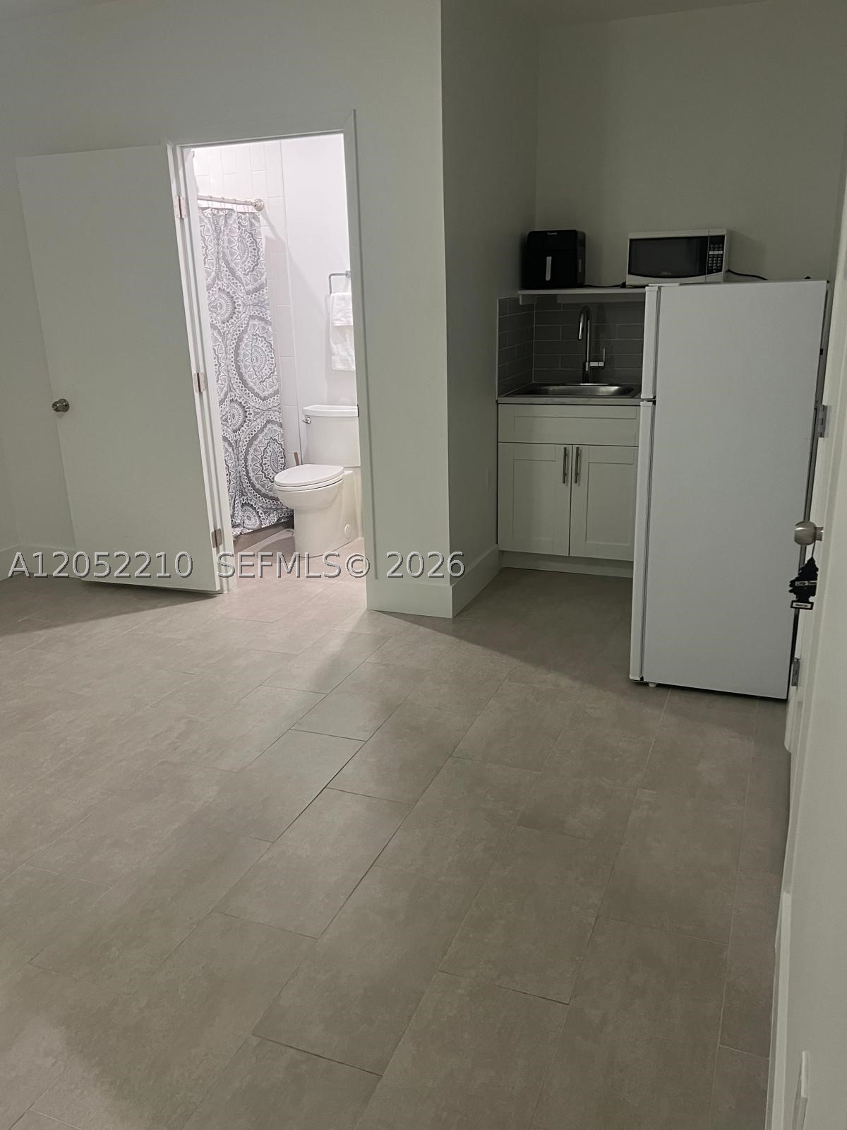 KENDALL TRAILS SUB - Residential Lease