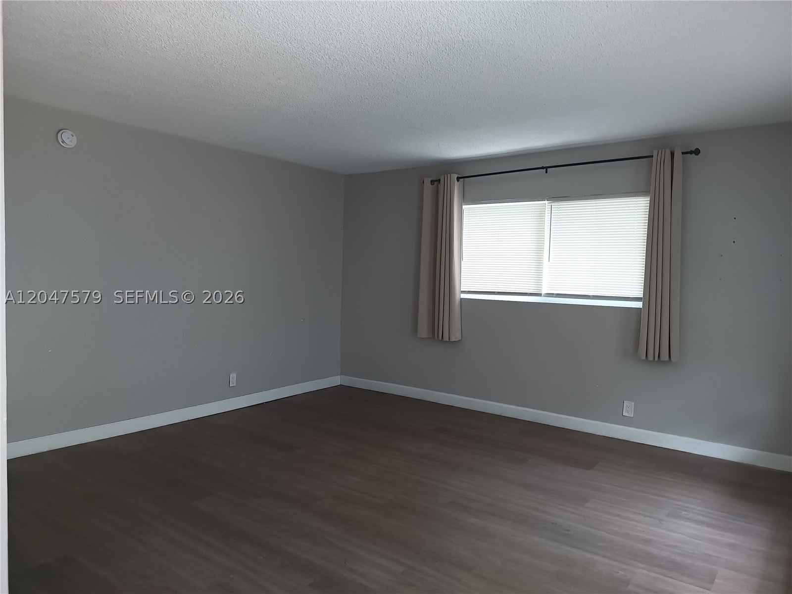 CROISSANT PARK - Residential Lease