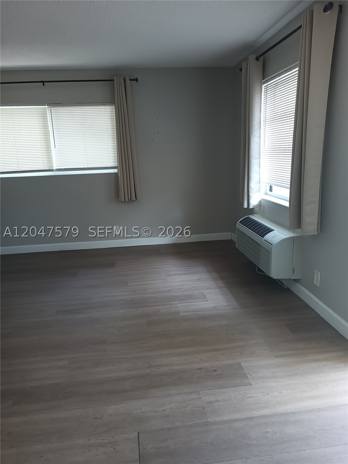 CROISSANT PARK - Residential Lease