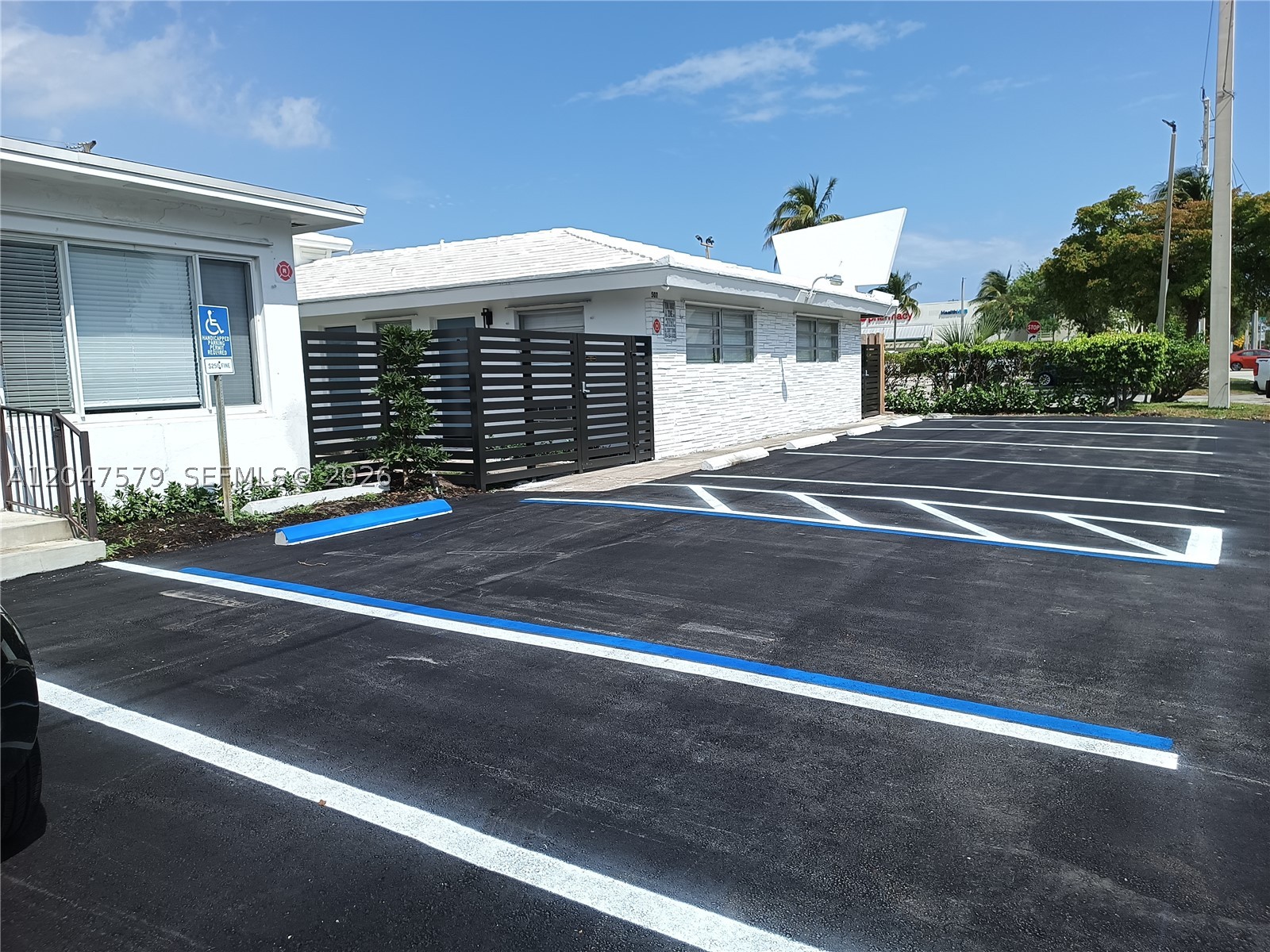 CROISSANT PARK - Residential Lease