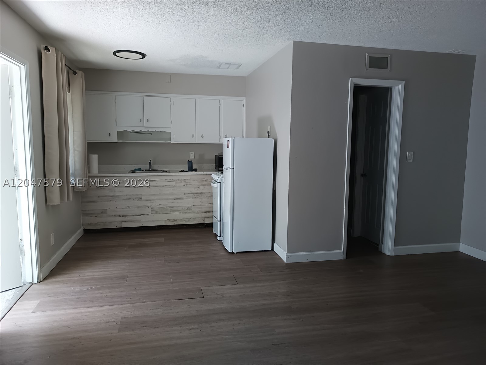 CROISSANT PARK - Residential Lease