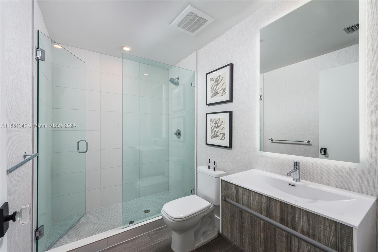 BISCAYNE BEACH CONDO - Residential Lease