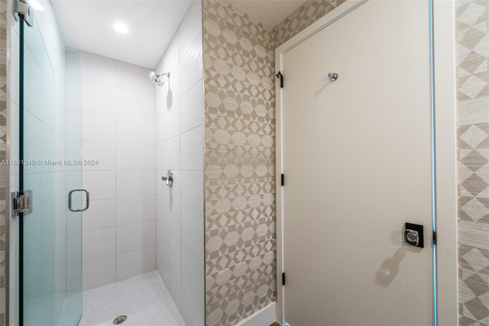BISCAYNE BEACH CONDO - Residential Lease