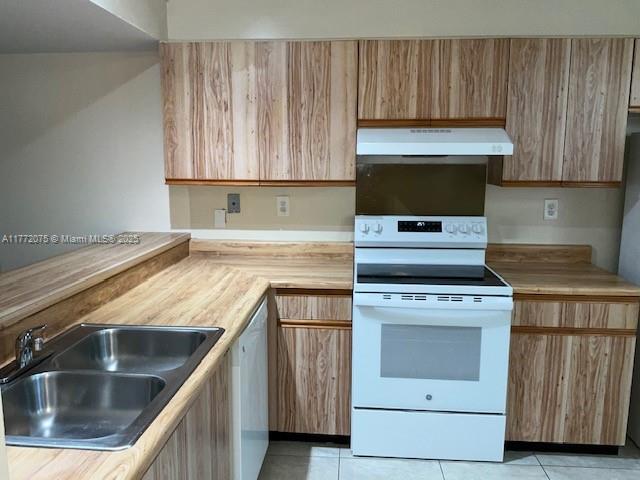 PEMBROKE LAKES SECTION SE - Residential Lease