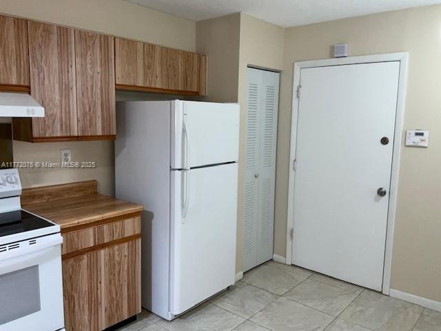PEMBROKE LAKES SECTION SE - Residential Lease