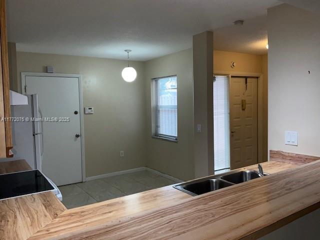 PEMBROKE LAKES SECTION SE - Residential Lease