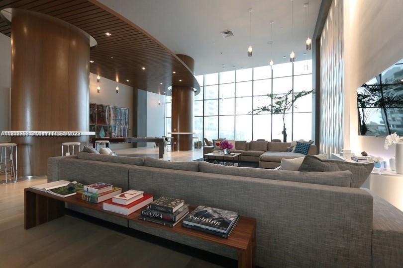 ICON BAY CONDO - Residential Lease