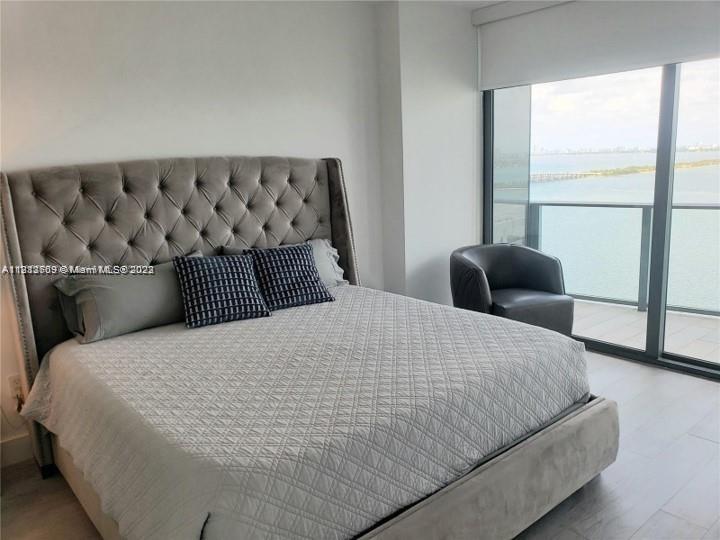 ICON BAY CONDO - Residential Lease