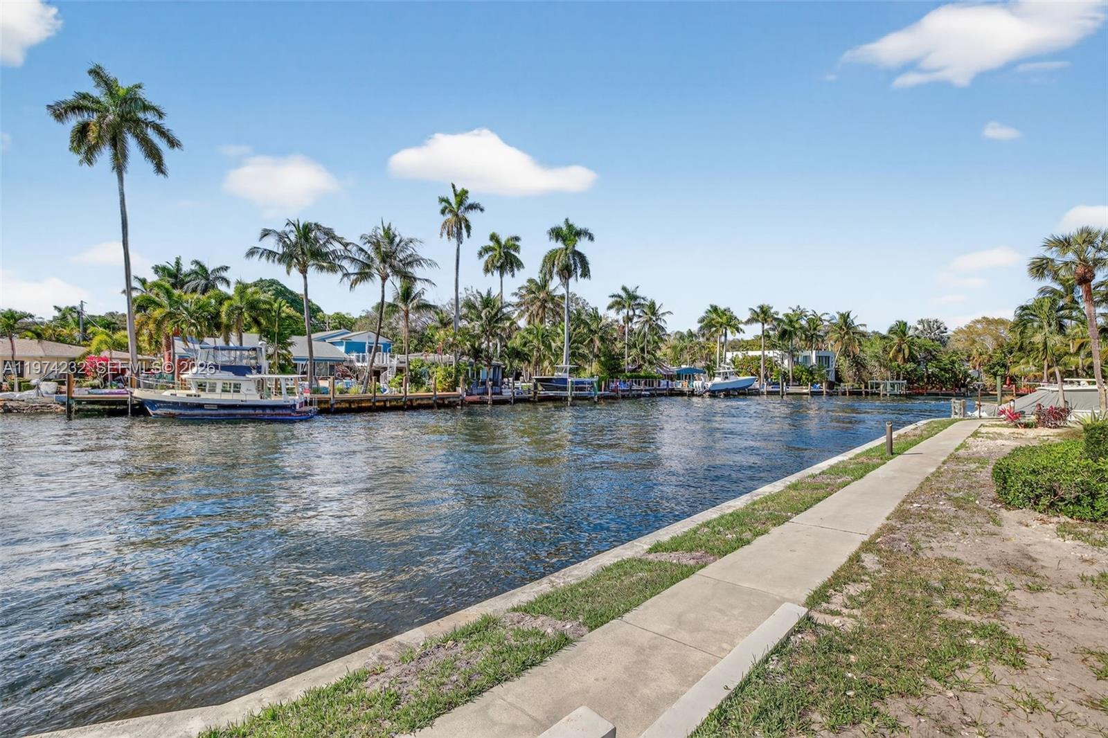 RIVER REACH CONDOMINIUM V - Residential