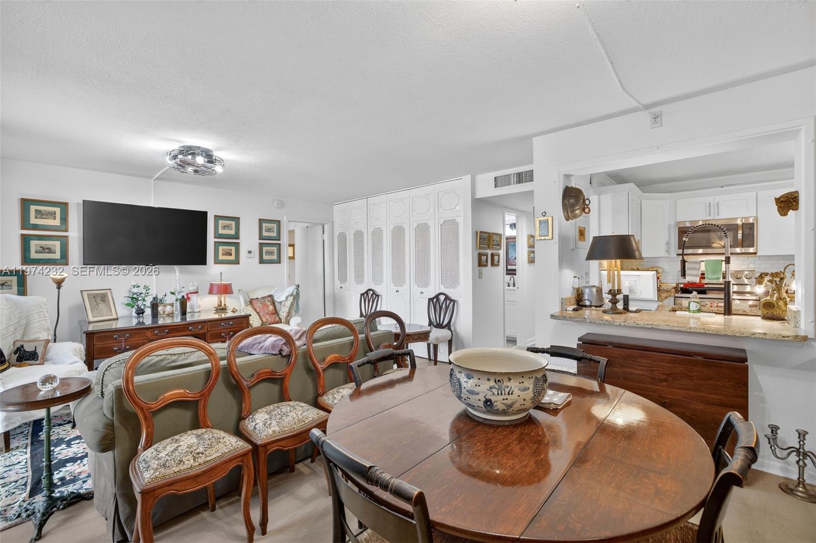 RIVER REACH CONDOMINIUM V - Residential