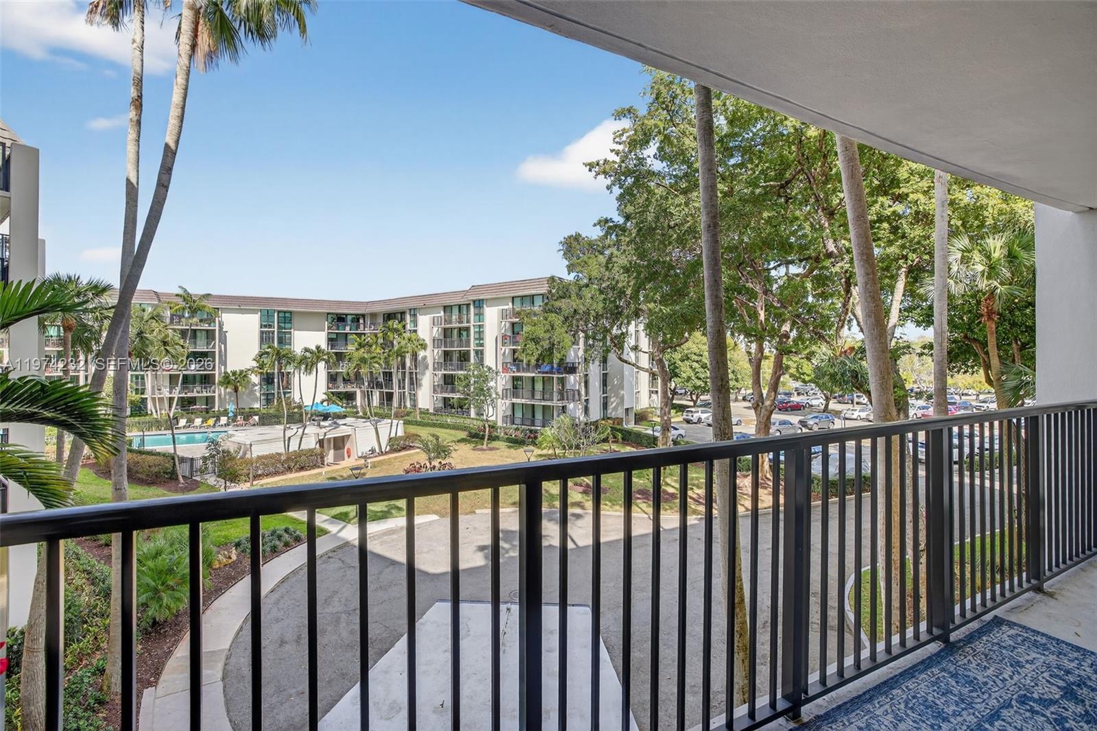 RIVER REACH CONDOMINIUM V - Residential