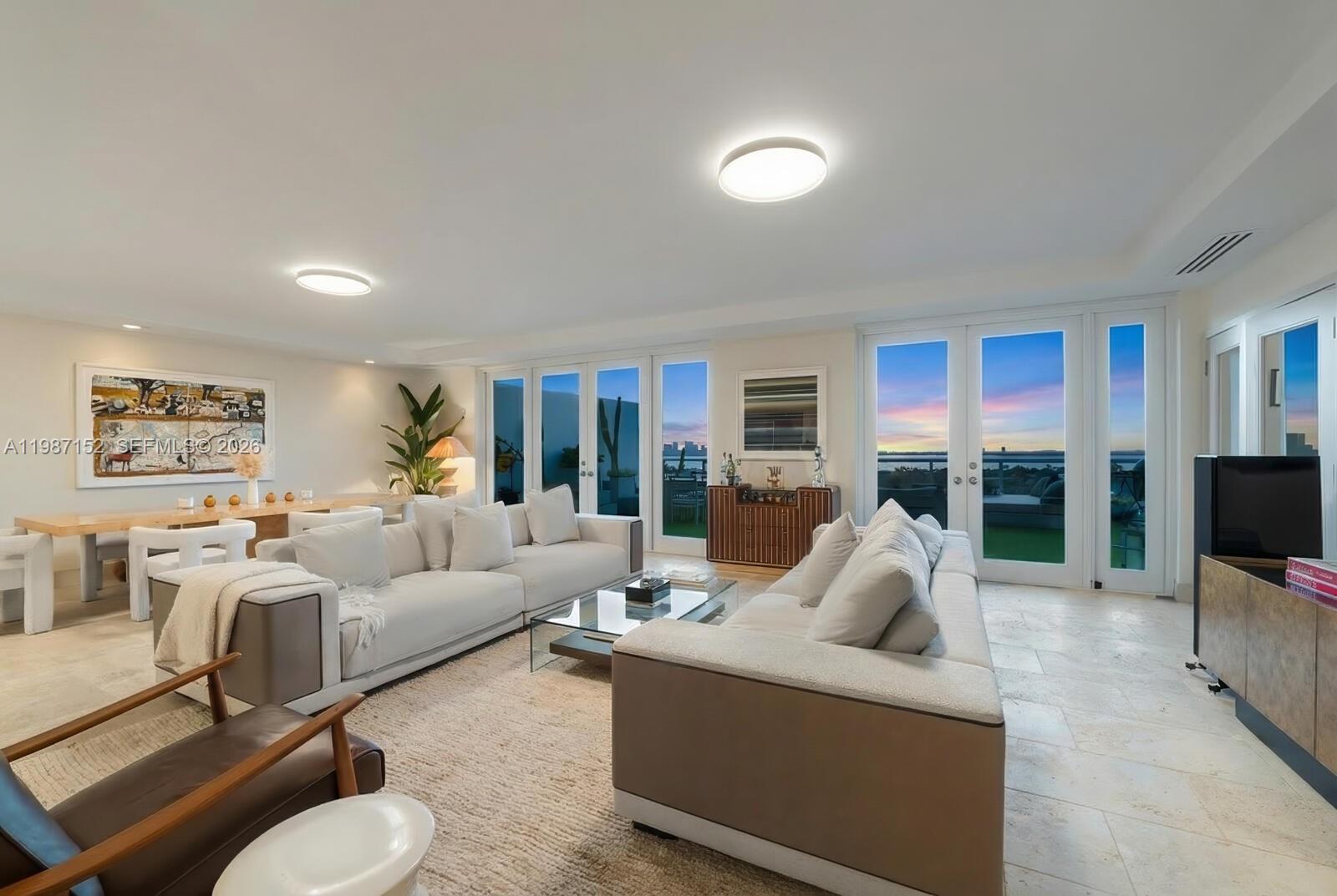 5600 CONDO - Residential