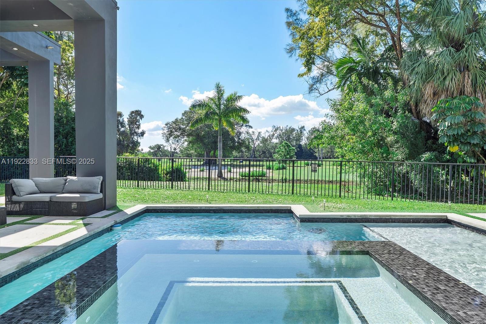 MIAMI SHORES - Residential