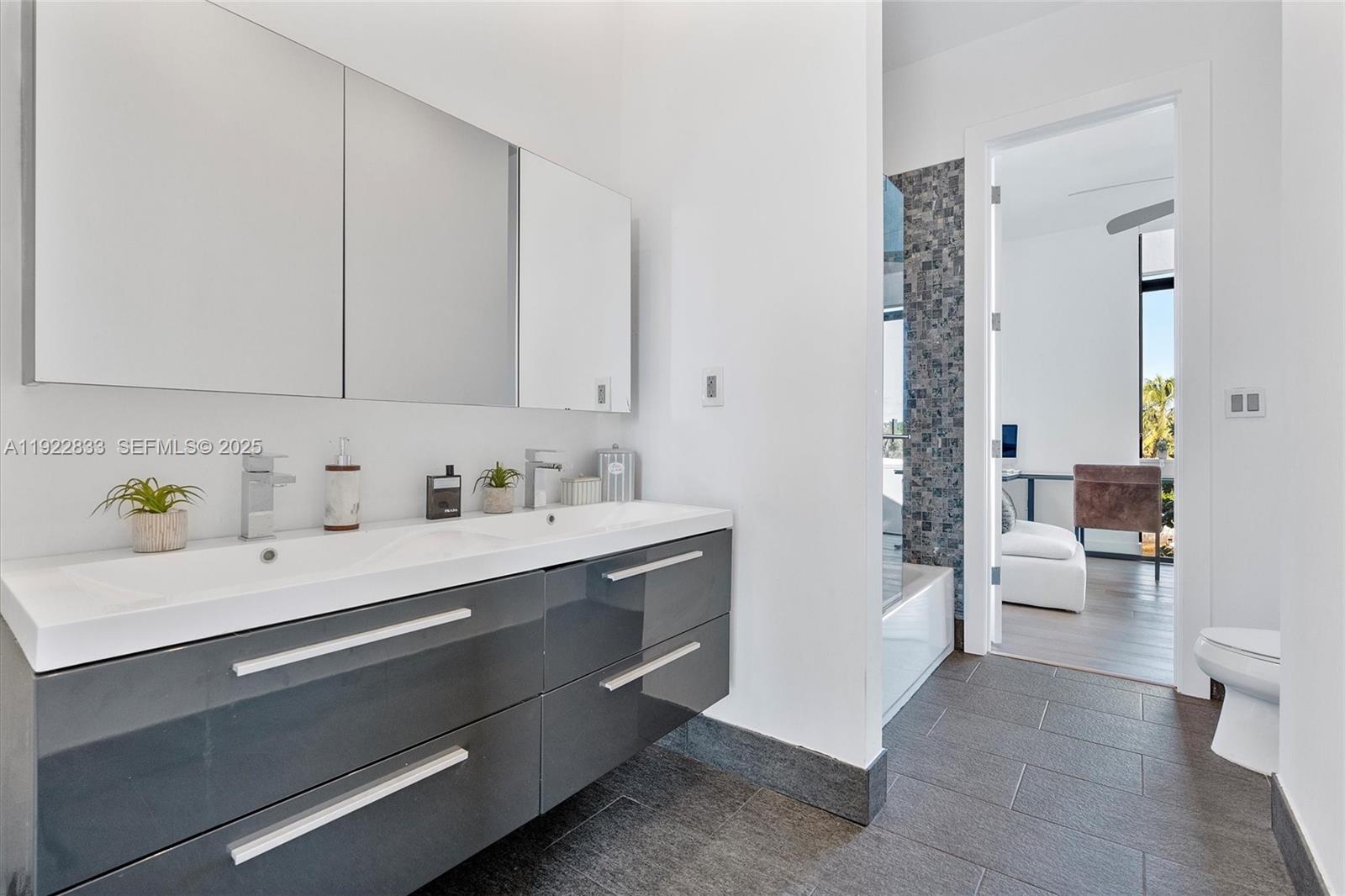 MIAMI SHORES - Residential