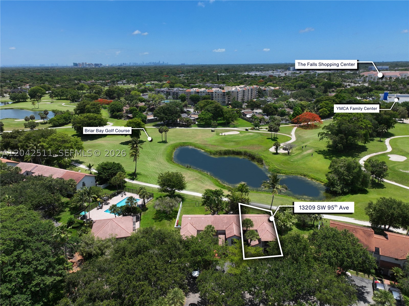 BRIAR BAY TOWNHOUSE ESTAT - Residential