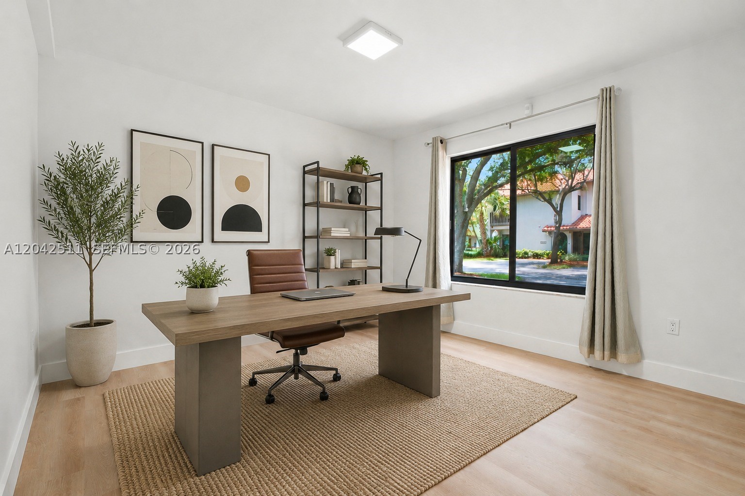 BRIAR BAY TOWNHOUSE ESTAT - Residential