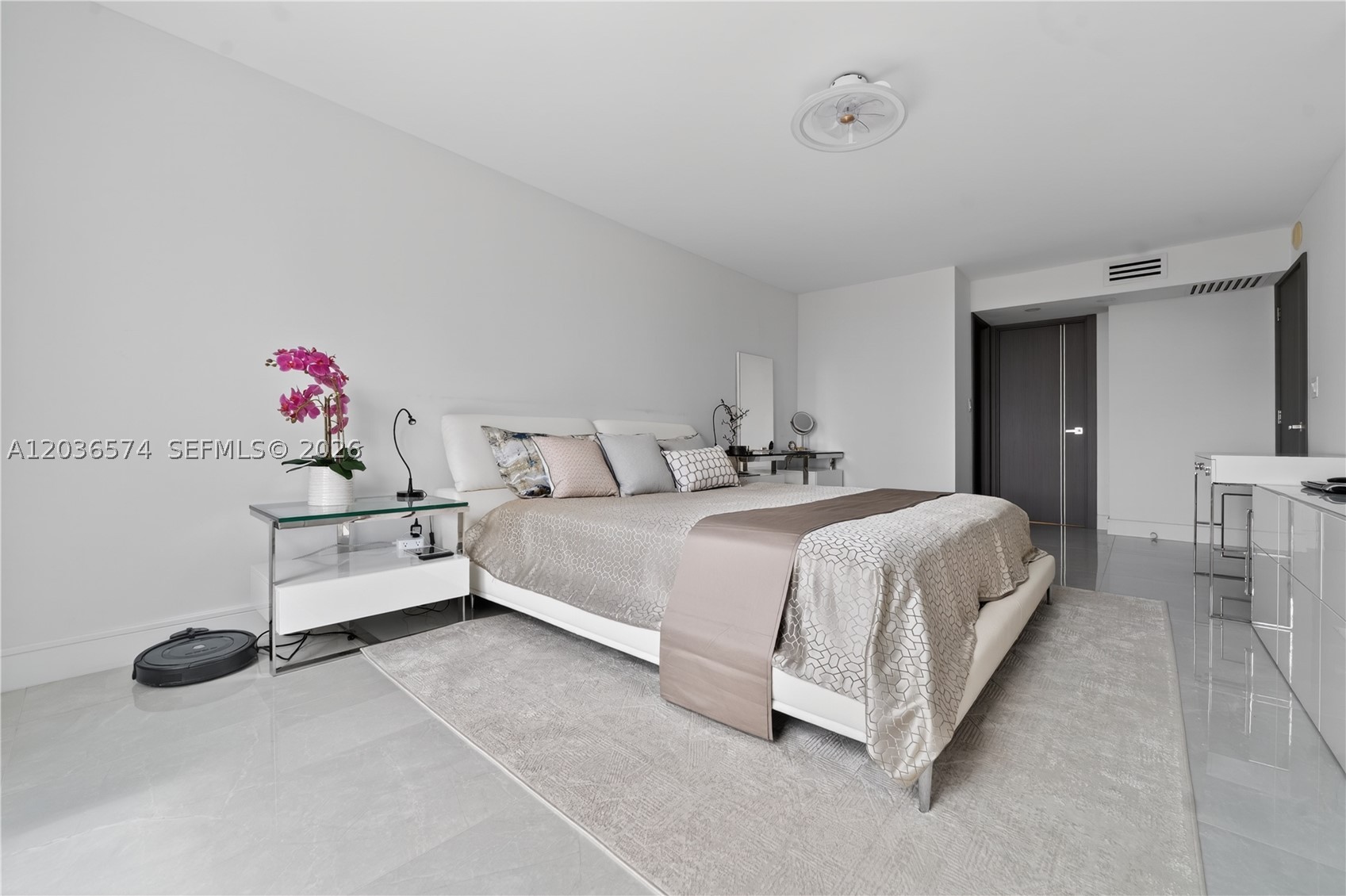 WINSTON TOWERS 400 CONDO - Residential