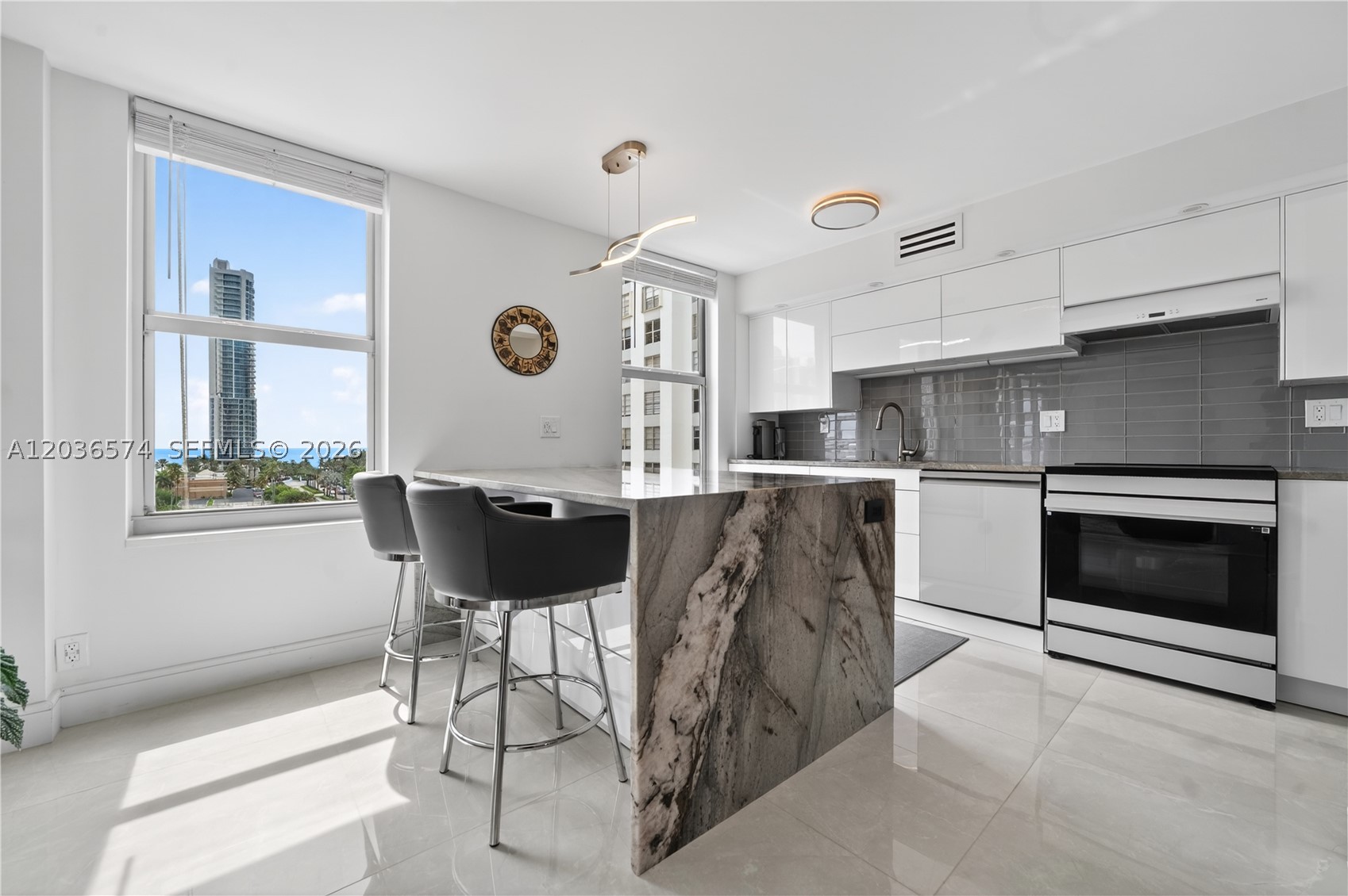 WINSTON TOWERS 400 CONDO - Residential