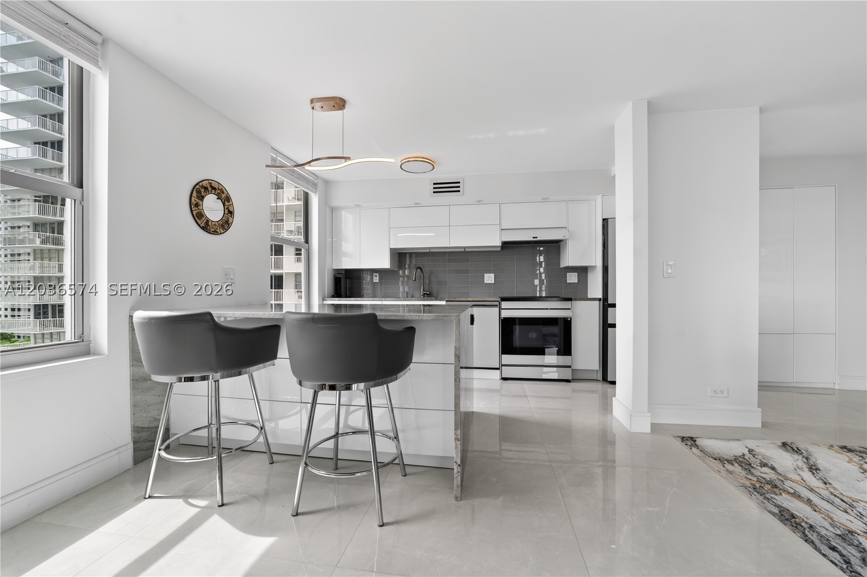 WINSTON TOWERS 400 CONDO - Residential