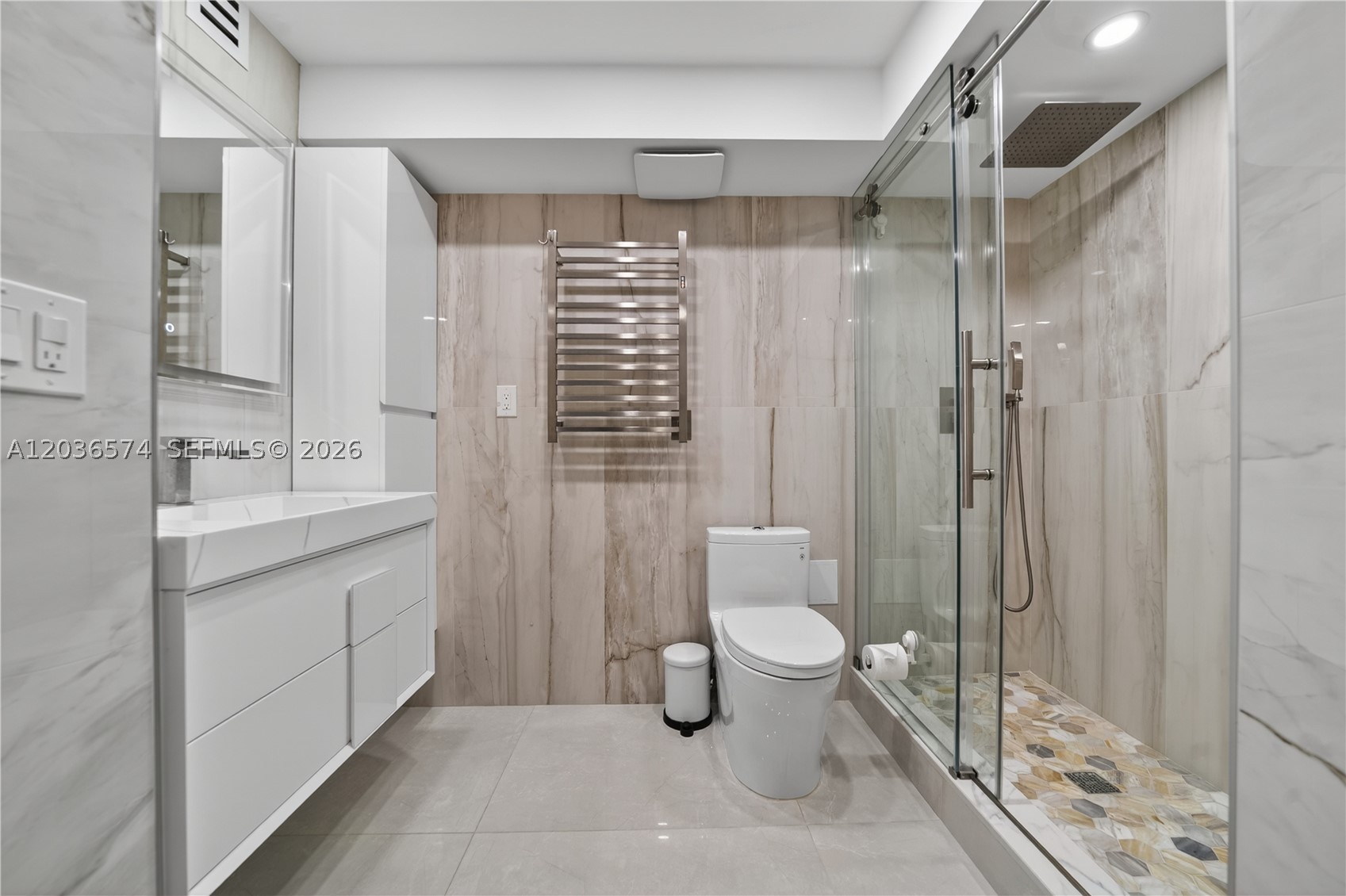 WINSTON TOWERS 400 CONDO - Residential