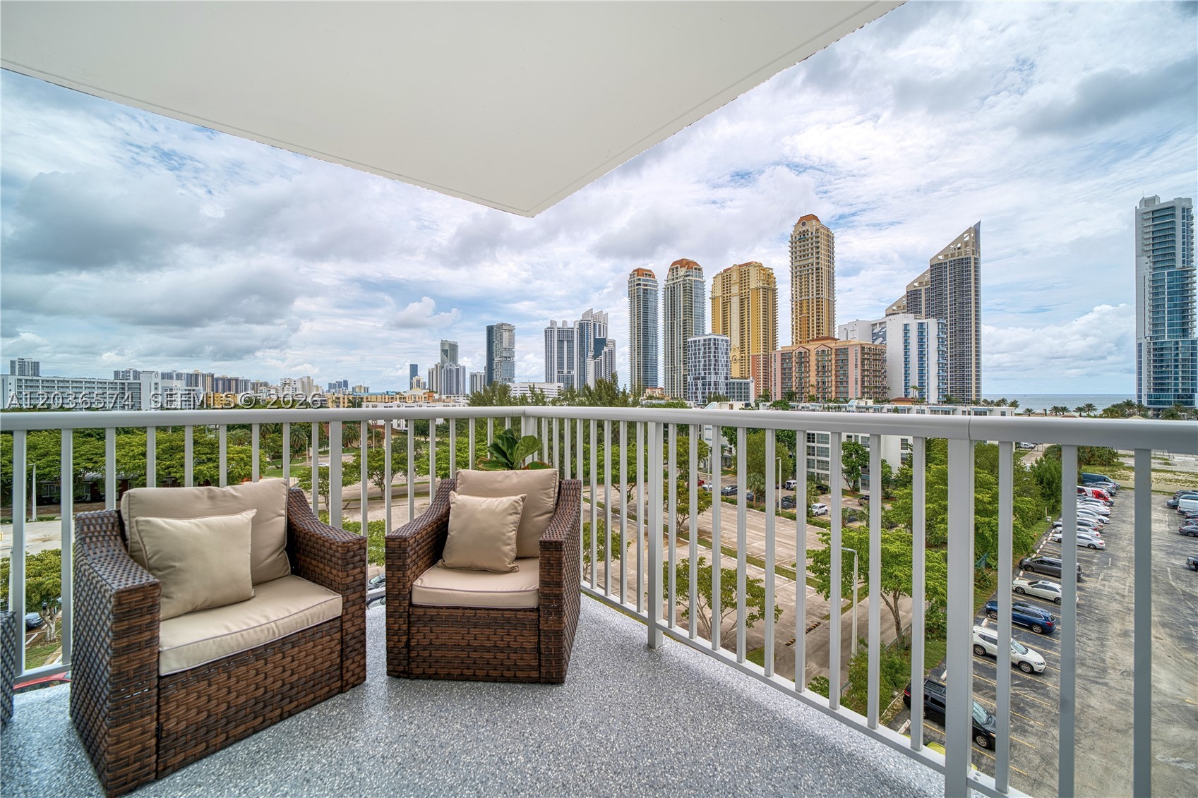 WINSTON TOWERS 400 CONDO - Residential