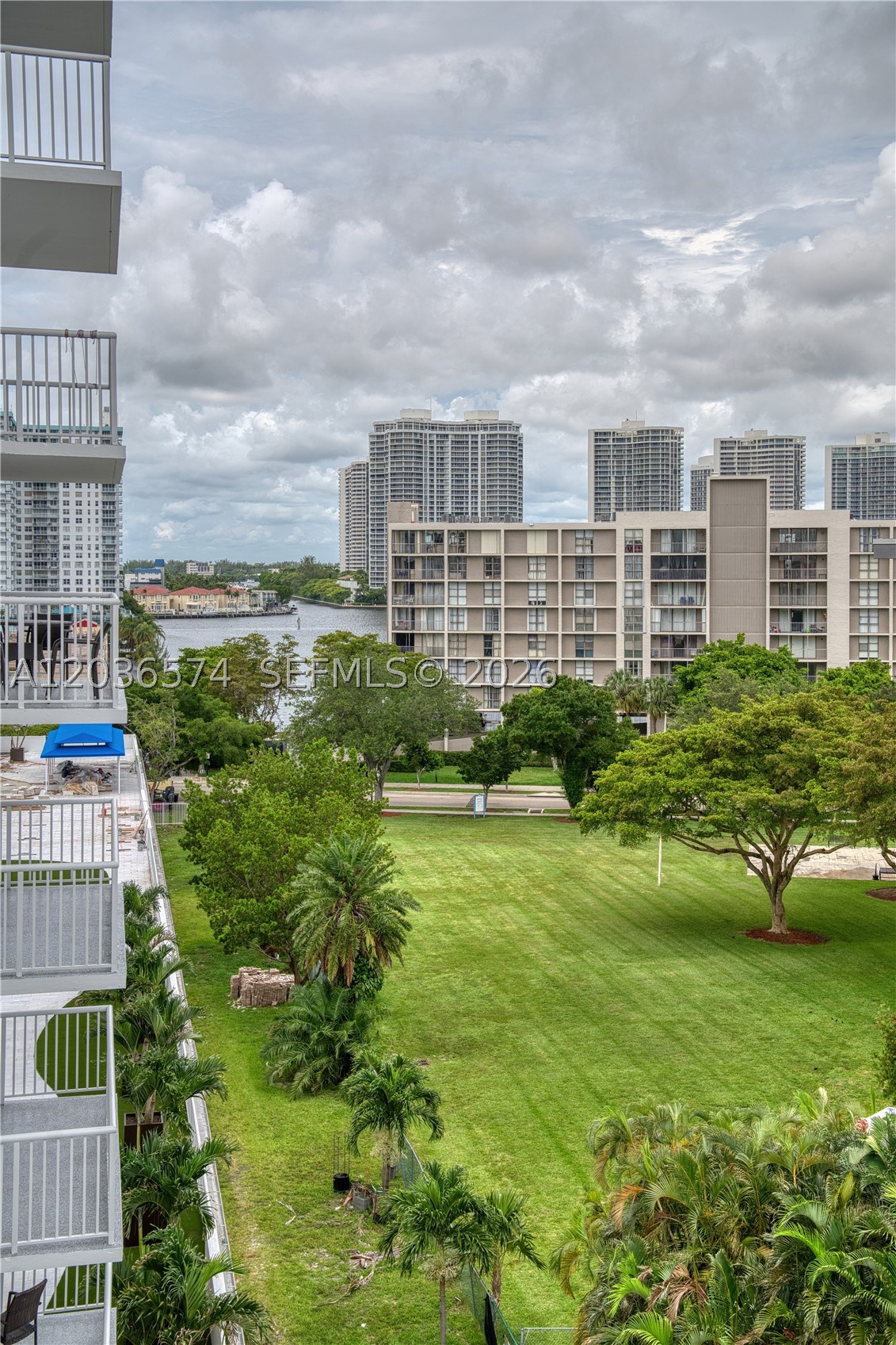 WINSTON TOWERS 400 CONDO - Residential