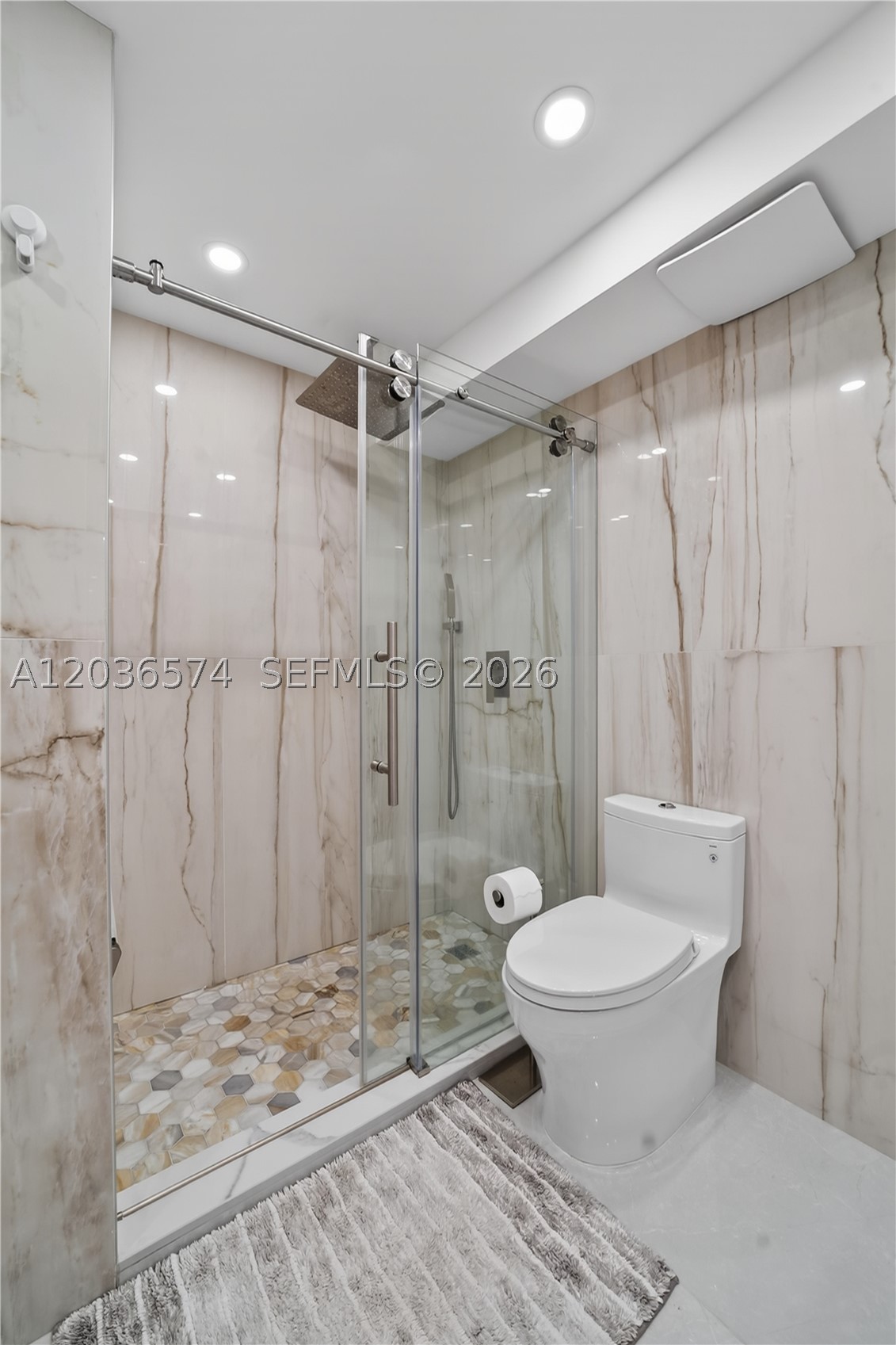 WINSTON TOWERS 400 CONDO - Residential