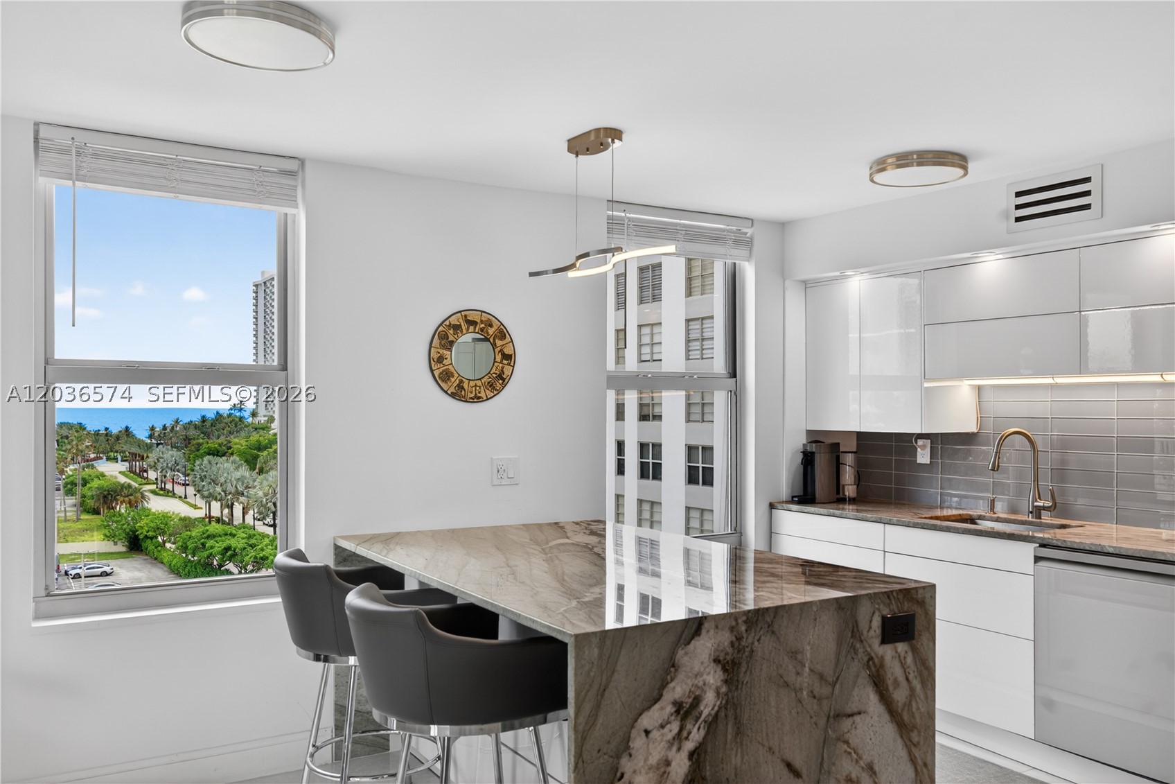 WINSTON TOWERS 400 CONDO - Residential