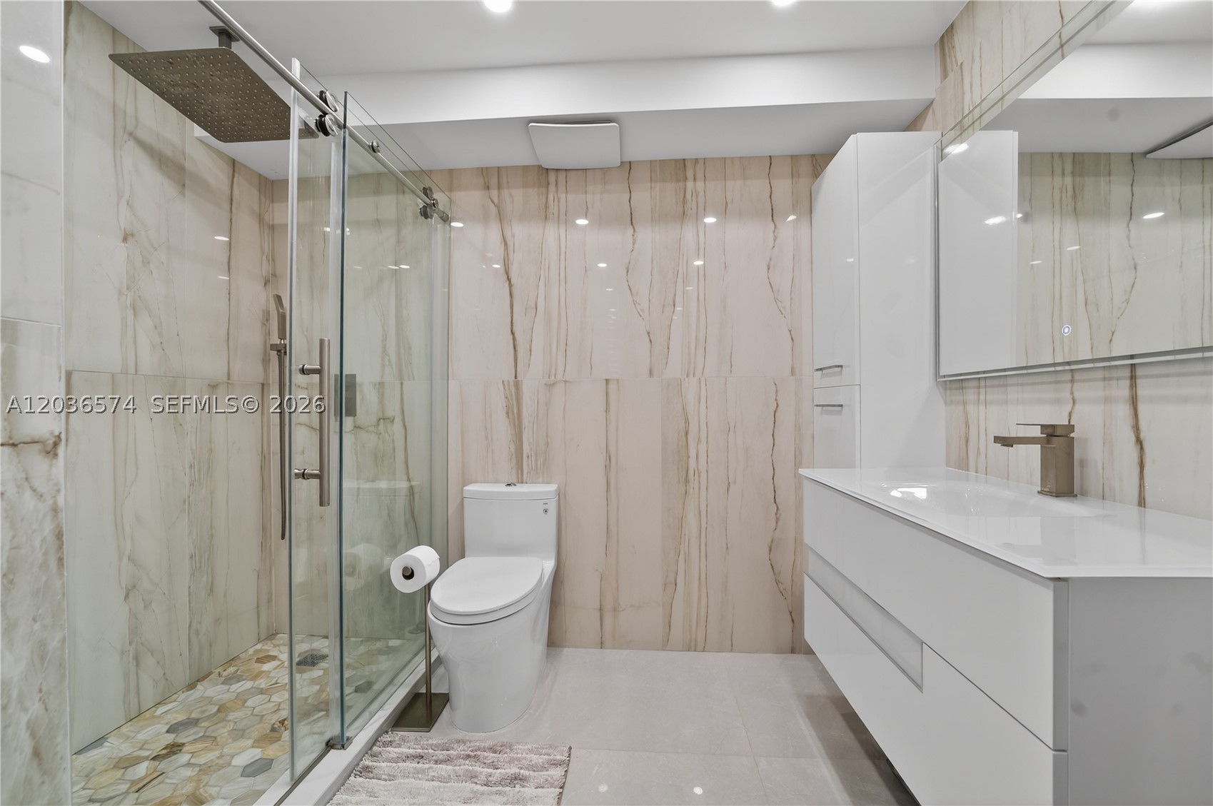 WINSTON TOWERS 400 CONDO - Residential
