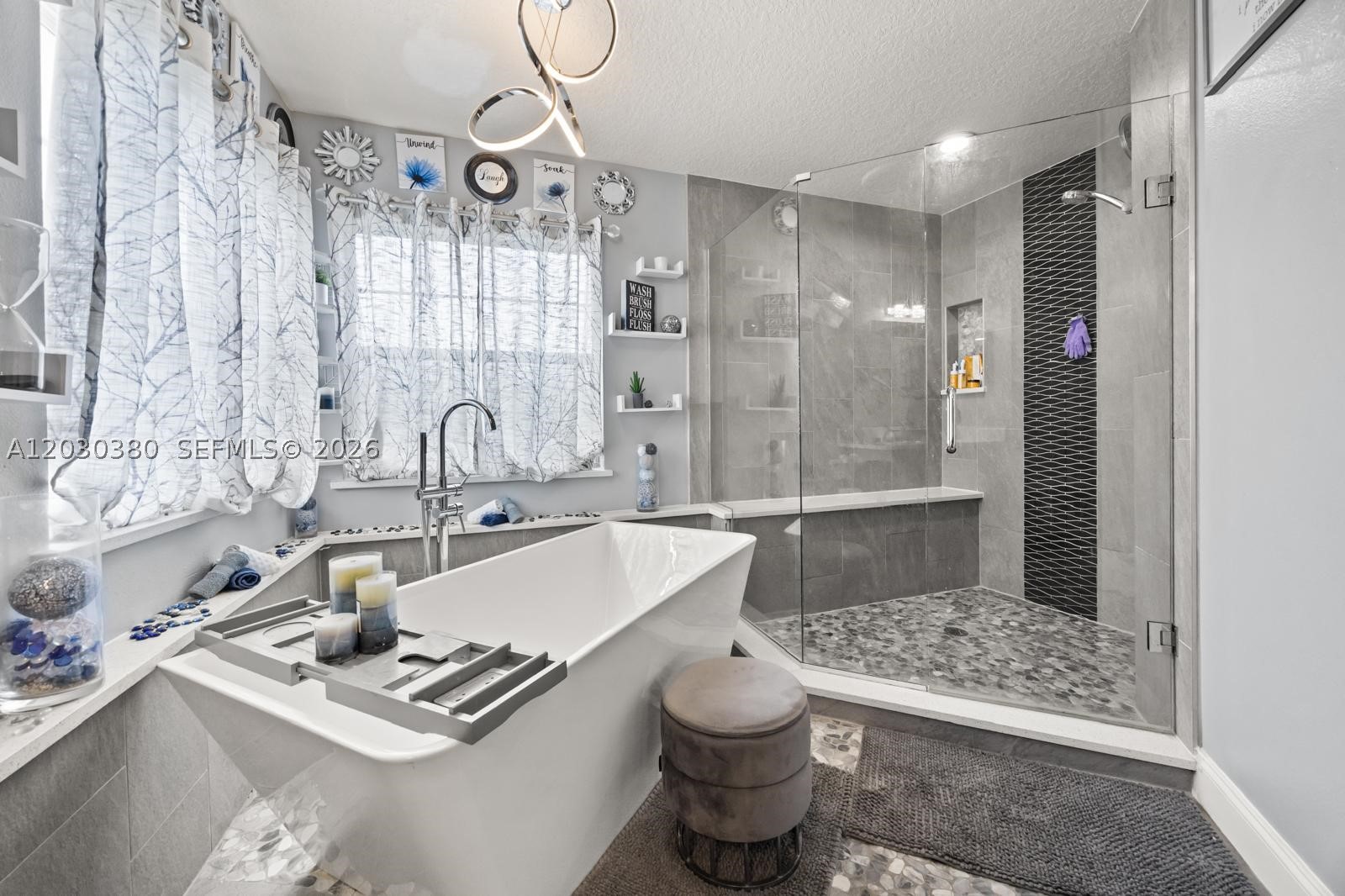 HINGLE CRK RESRV AT OAKS - Residential