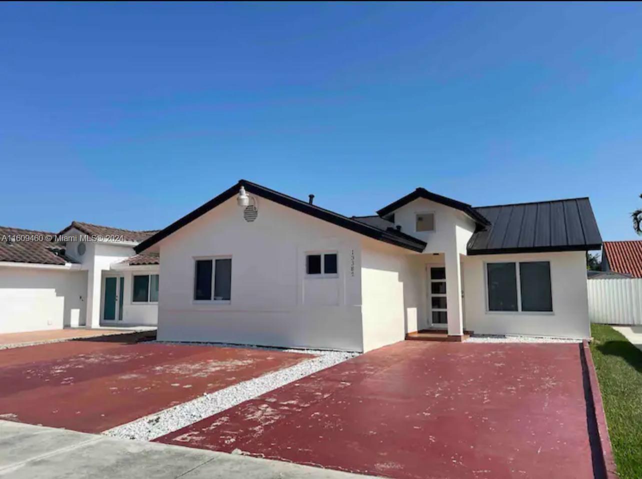 VENEZIA HOMES ESTATES IST - Residential Lease