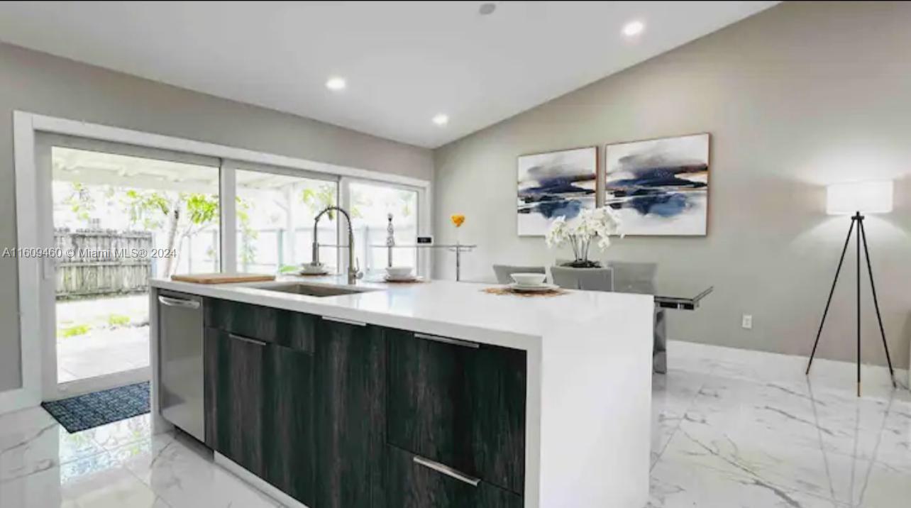 VENEZIA HOMES ESTATES IST - Residential Lease