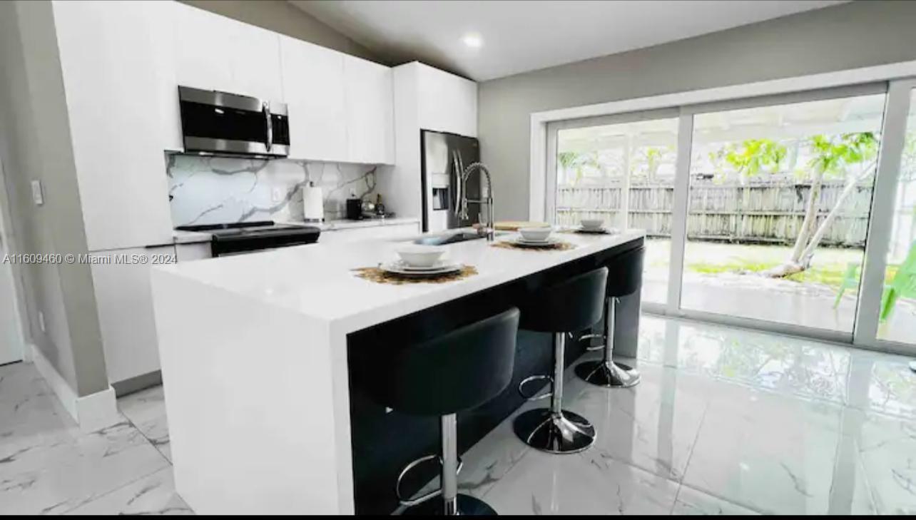 VENEZIA HOMES ESTATES IST - Residential Lease
