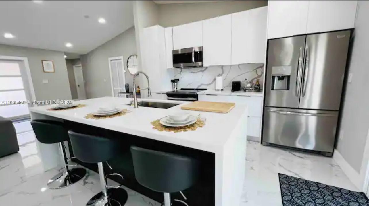 VENEZIA HOMES ESTATES IST - Residential Lease
