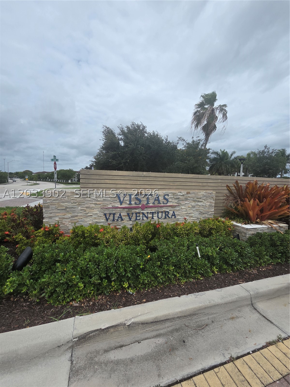 VIA VENTURA NEIGHBORHOOD - Residential