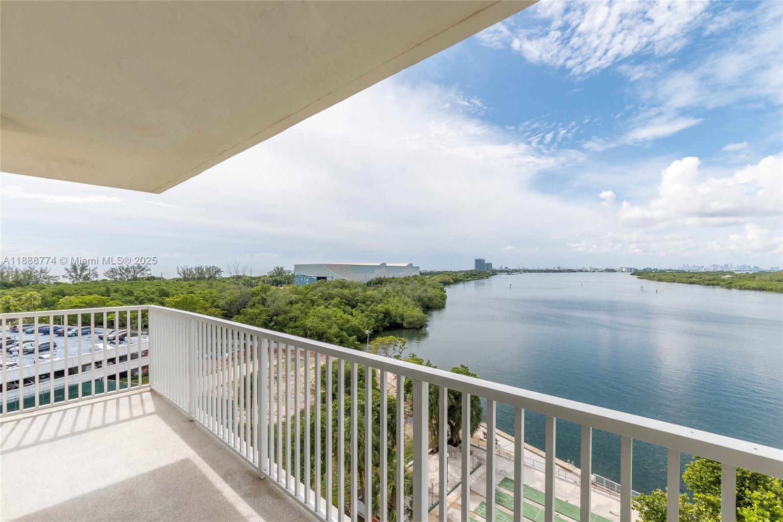 Don't miss this opportunity to experience the ultimate coastal lifestyle in the heart of Sunny Isles. This large 3 Bed, 2.5 Bath corner unit boast spectacular unobstructed intracoastal views.   The Arlen House is a full-service building. Amenities include 24/7 Doorman, tennis courts, heated pool, gym, security gate and conference room.  Excellent Location, near restaurants, shops, parks and beach.
Unit comes with 1 assigned coved parking, storage room & common laundry room per floor. Seller has paid Assessments, Priced to Sell.