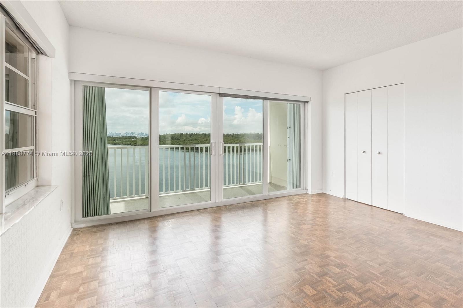 ARLEN HOUSE CONDO - Residential