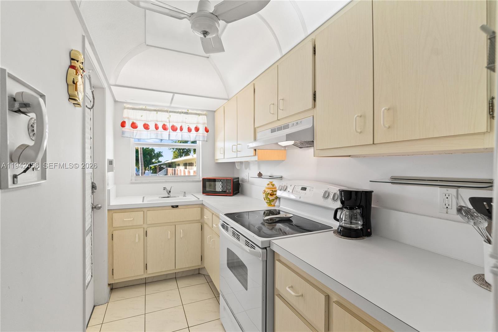DEAUVILLE TERRACE CO-OP - Residential