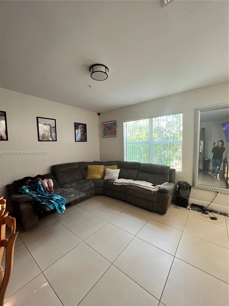 URBAN VILLAGE AT 5TH AVE - Residential Lease